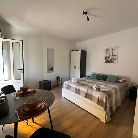 Studio Apartment Coce Трогир Экстерьер фото