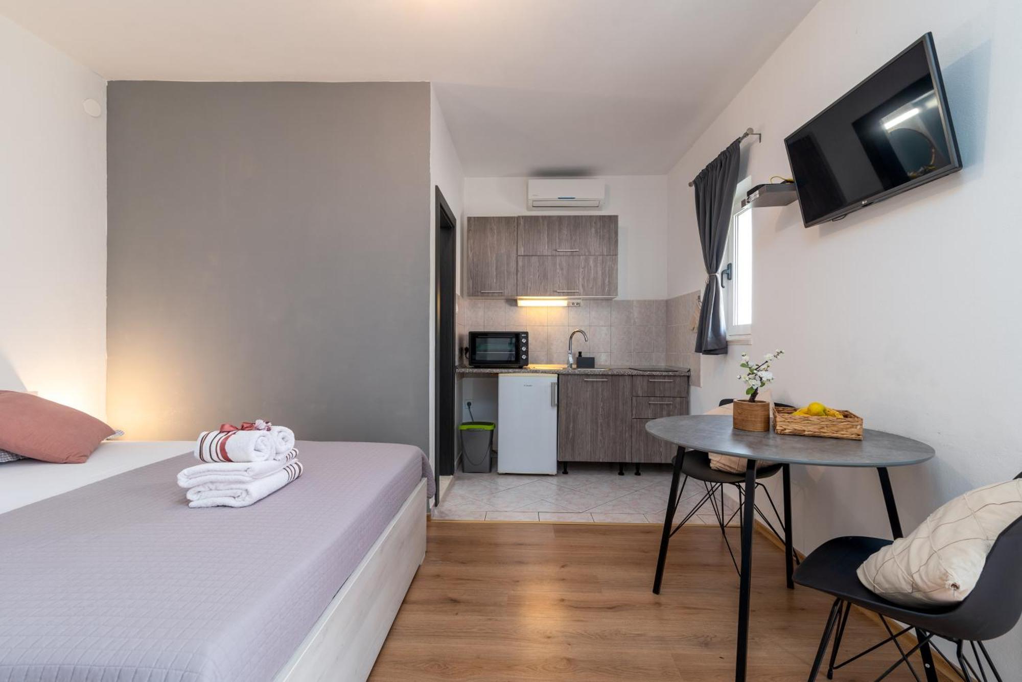 Studio Apartment Coce Трогир Экстерьер фото