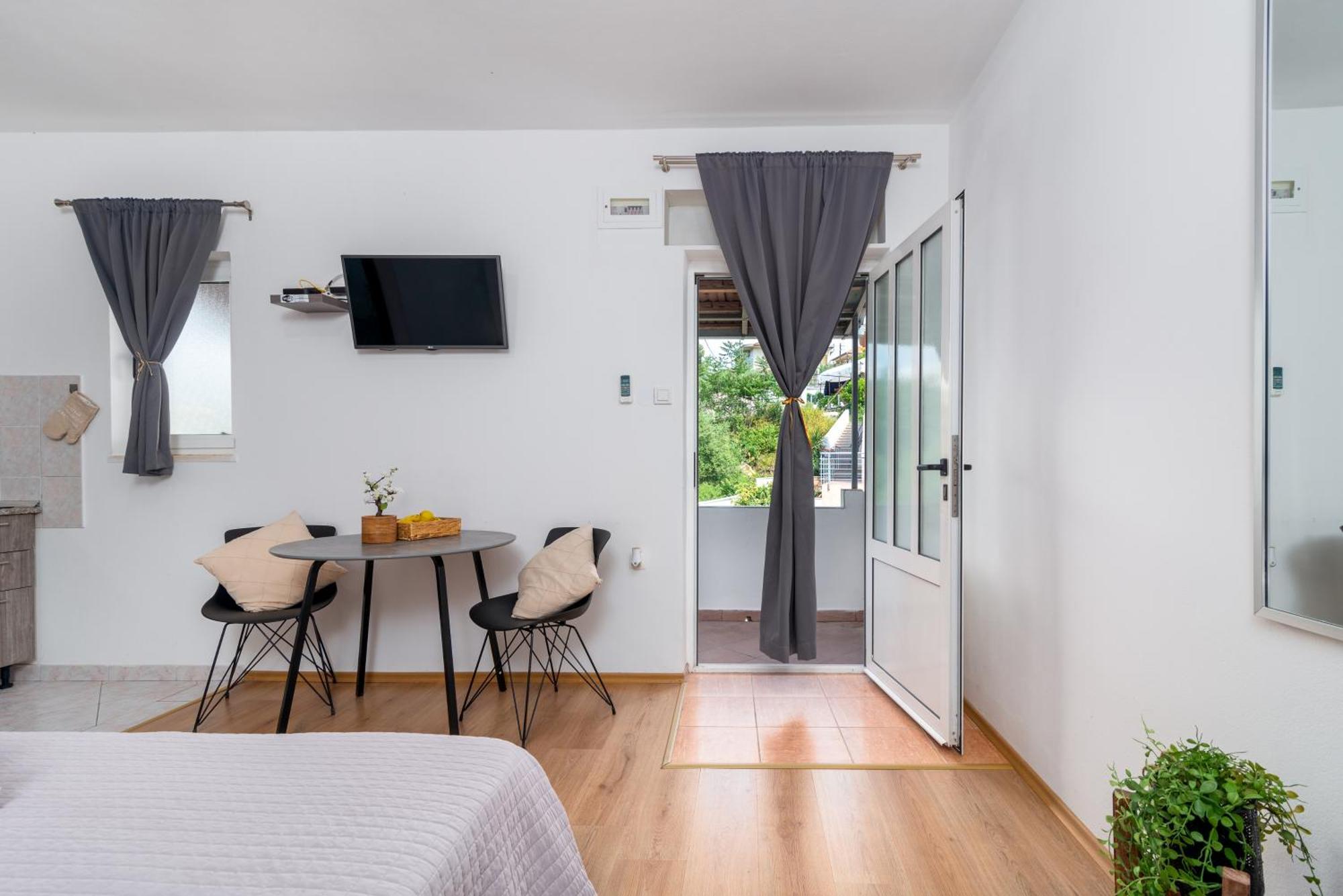 Studio Apartment Coce Трогир Экстерьер фото